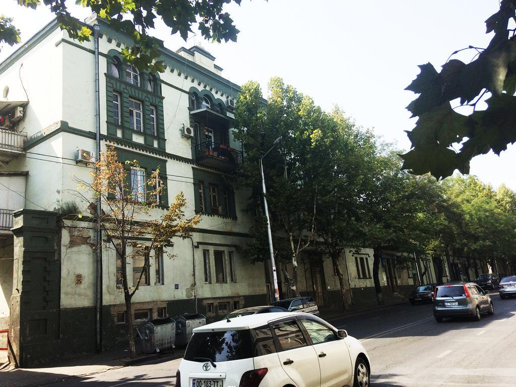 Modern Apartment Avlabari Tbilisi Exterior photo